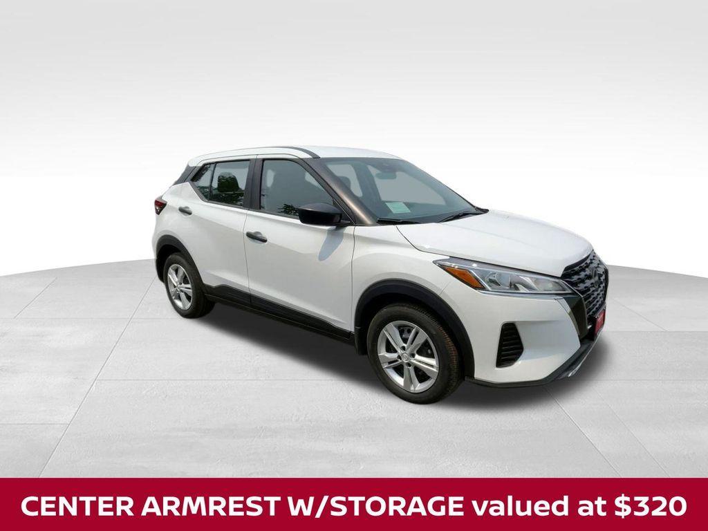 new 2025 Nissan Kicks Play car, priced at $21,557