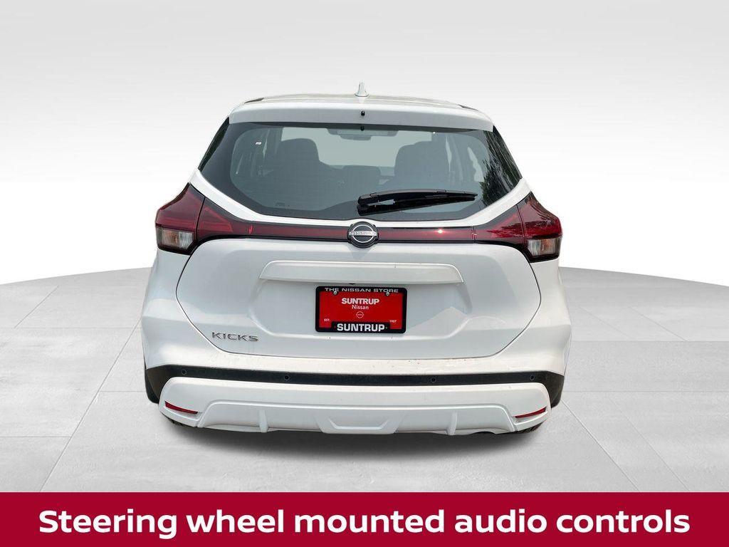 new 2025 Nissan Kicks Play car, priced at $21,557
