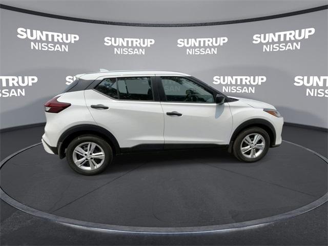 new 2025 Nissan Kicks Play car, priced at $23,257