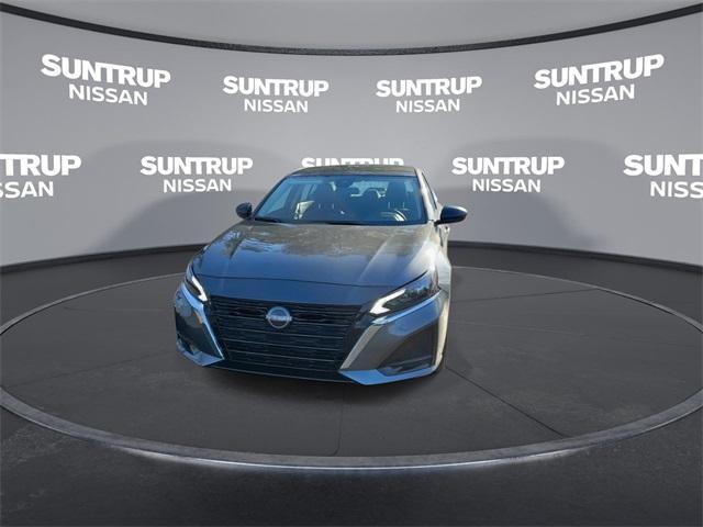 new 2025 Nissan Altima car, priced at $27,000