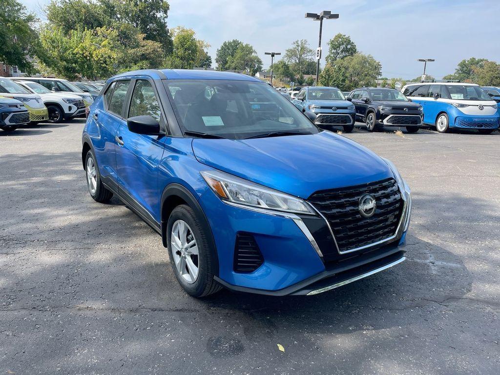 new 2025 Nissan Kicks Play car, priced at $21,647