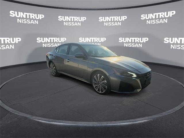 used 2023 Nissan Altima car, priced at $21,335