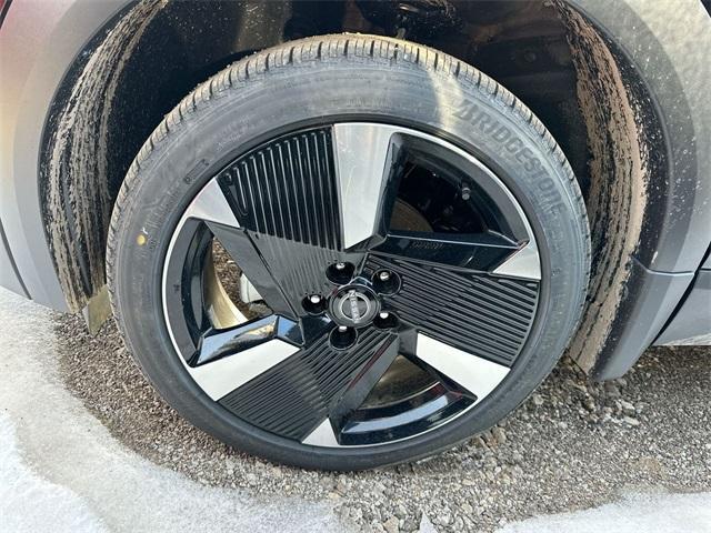 new 2025 Nissan Kicks car, priced at $27,334