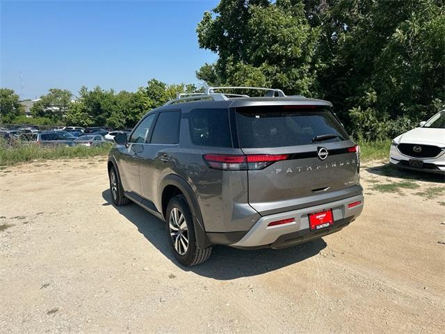 new 2025 Nissan Pathfinder car, priced at $40,104