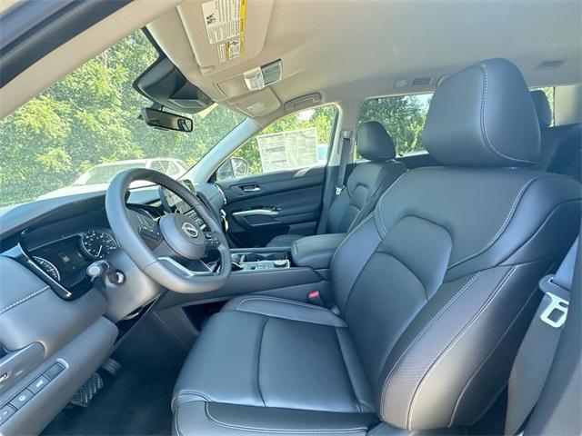 new 2025 Nissan Pathfinder car, priced at $40,104