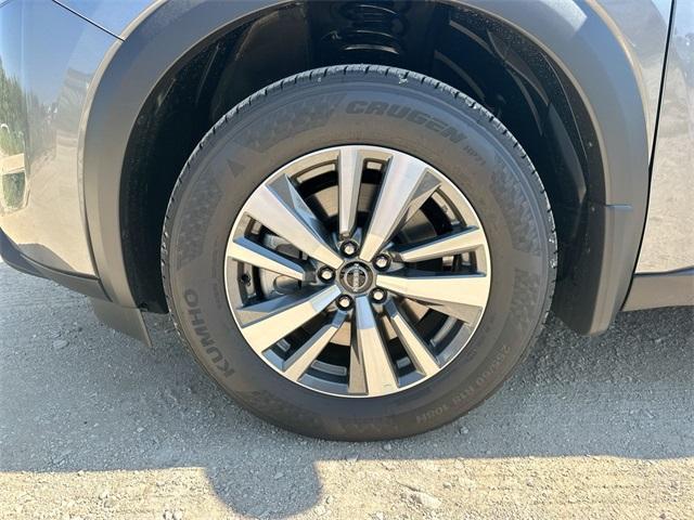new 2025 Nissan Pathfinder car, priced at $40,104
