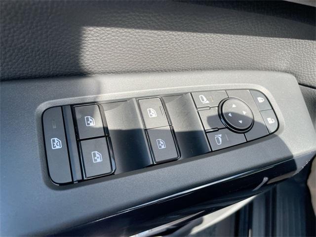 new 2025 Nissan Pathfinder car, priced at $38,180
