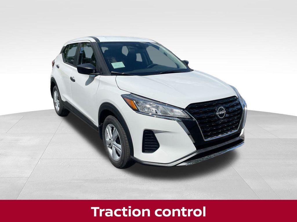 new 2025 Nissan Kicks Play car, priced at $21,647