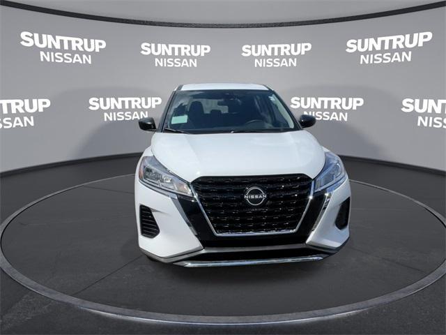 new 2025 Nissan Kicks Play car, priced at $21,947