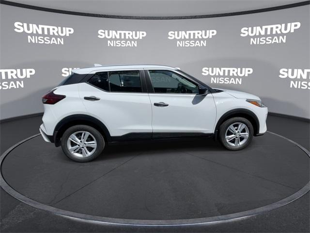 new 2025 Nissan Kicks Play car, priced at $21,947