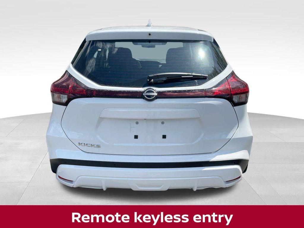 new 2025 Nissan Kicks Play car, priced at $21,647
