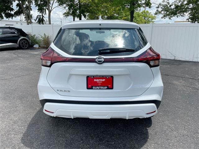 new 2025 Nissan Kicks Play car, priced at $23,275