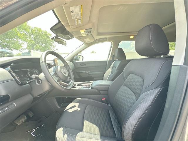 used 2024 Nissan Pathfinder car, priced at $35,005