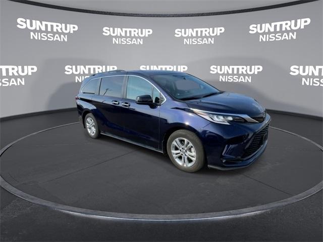 used 2022 Toyota Sienna car, priced at $50,225