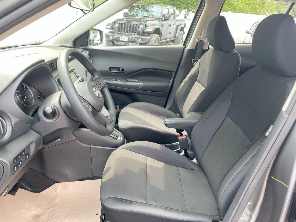 new 2025 Nissan Kicks Play car, priced at $21,647