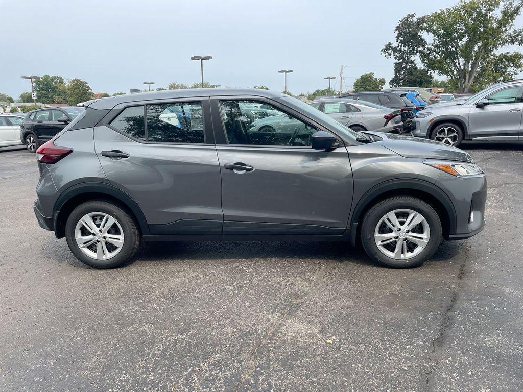 new 2025 Nissan Kicks Play car, priced at $21,647