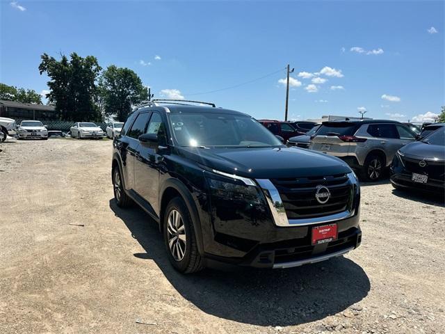new 2025 Nissan Pathfinder car, priced at $40,817