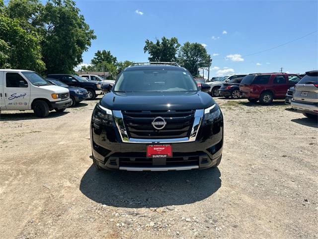 new 2025 Nissan Pathfinder car, priced at $40,817