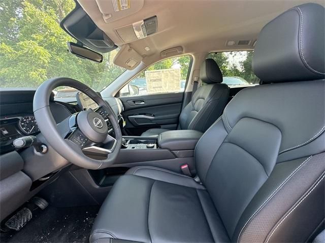 new 2025 Nissan Pathfinder car, priced at $42,146
