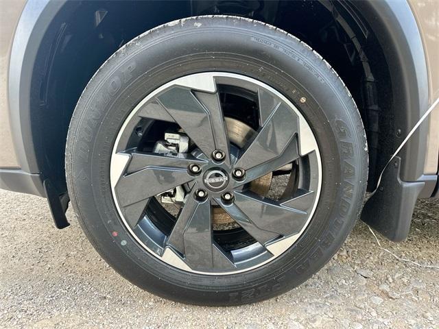 new 2025 Nissan Rogue car, priced at $33,471