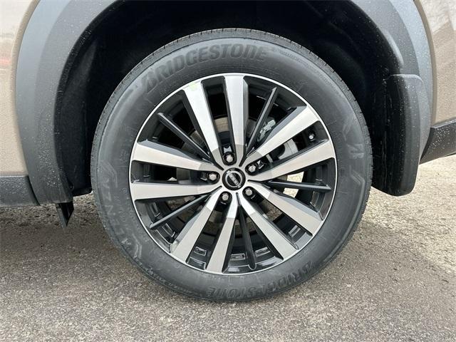 new 2025 Nissan Pathfinder car, priced at $50,244