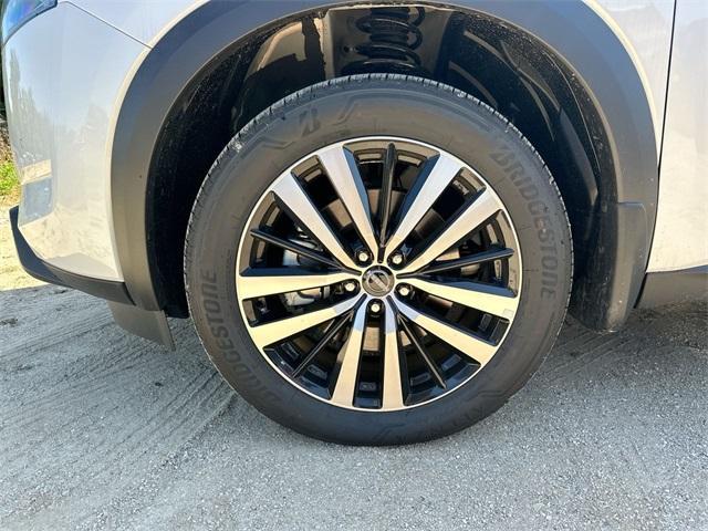 new 2025 Nissan Pathfinder car, priced at $48,368