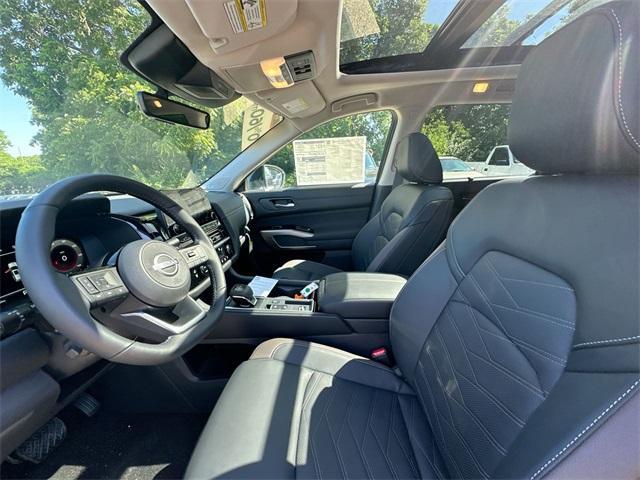 new 2025 Nissan Pathfinder car, priced at $48,368
