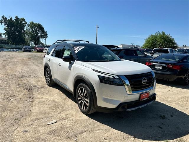 new 2025 Nissan Pathfinder car, priced at $48,368