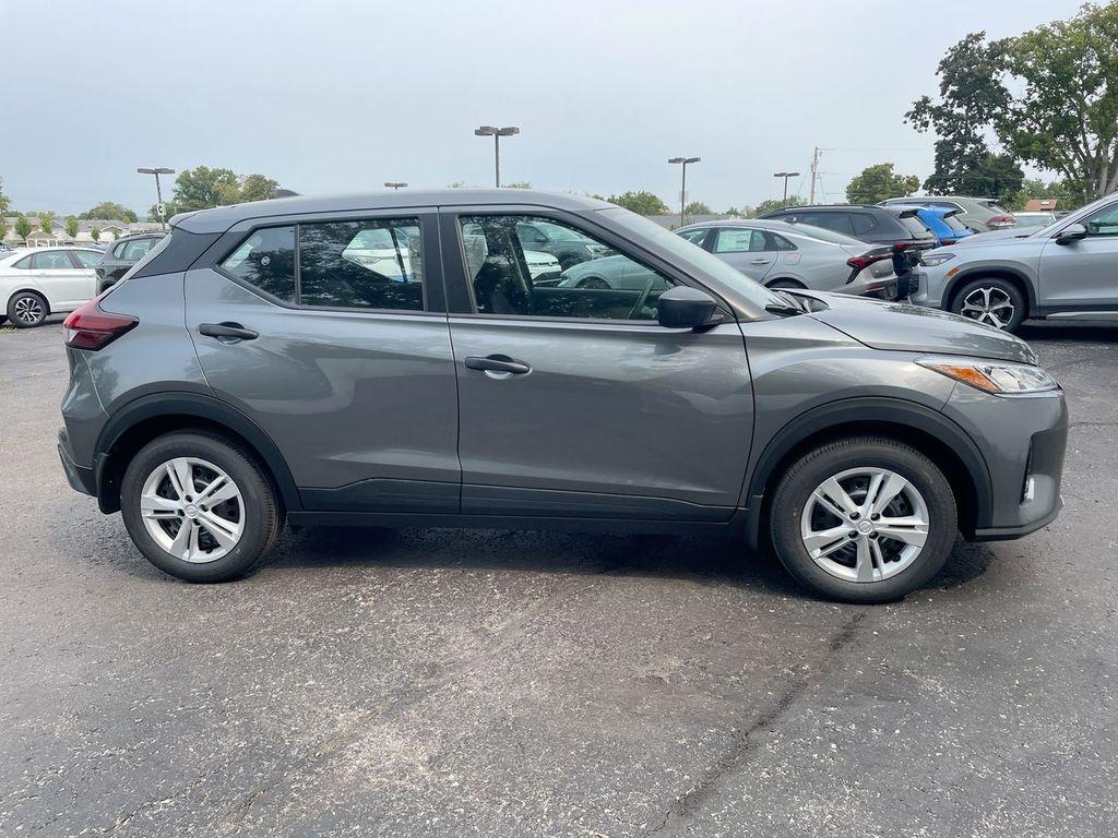 new 2025 Nissan Kicks Play car, priced at $21,647