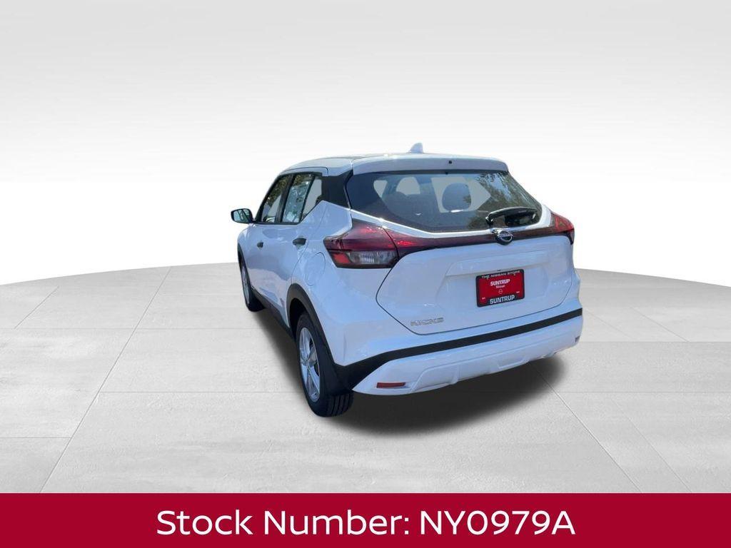 new 2025 Nissan Kicks Play car, priced at $21,647