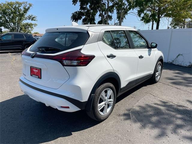 new 2025 Nissan Kicks Play car, priced at $21,947