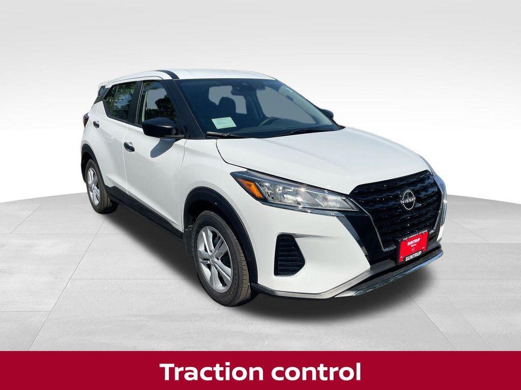 new 2025 Nissan Kicks Play car, priced at $21,647