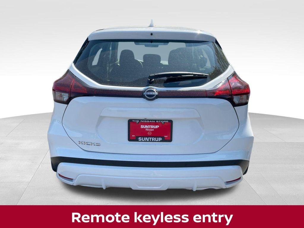 new 2025 Nissan Kicks Play car, priced at $21,647