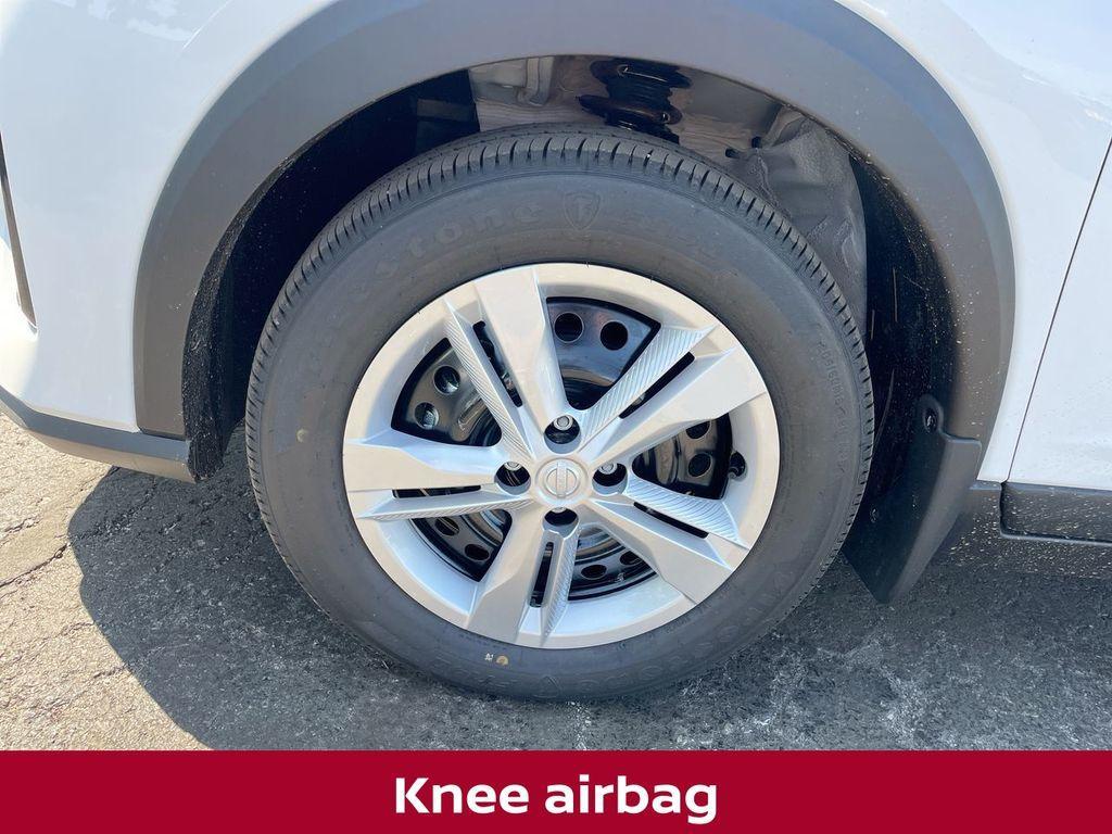 new 2025 Nissan Kicks Play car, priced at $21,647