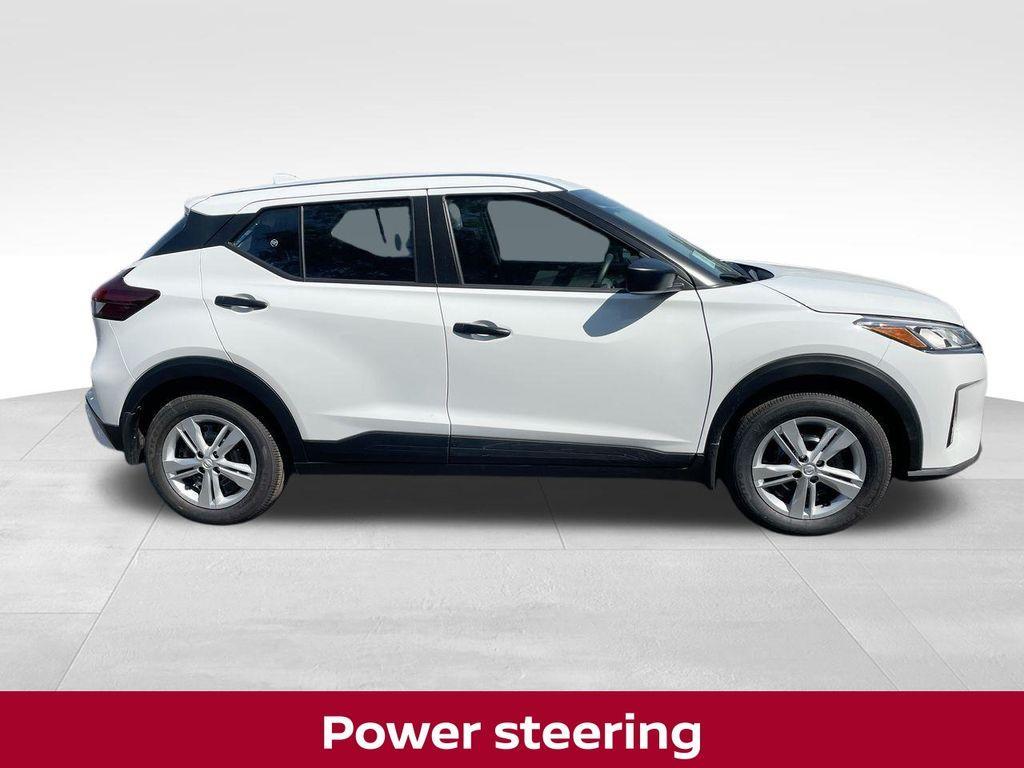 new 2025 Nissan Kicks Play car, priced at $21,647