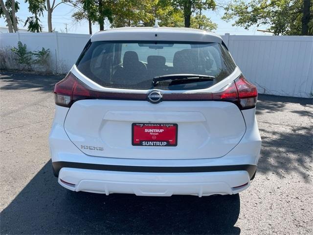 new 2025 Nissan Kicks Play car, priced at $21,947
