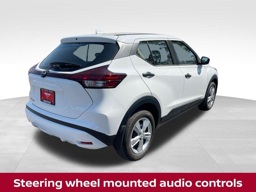 new 2025 Nissan Kicks Play car, priced at $21,647