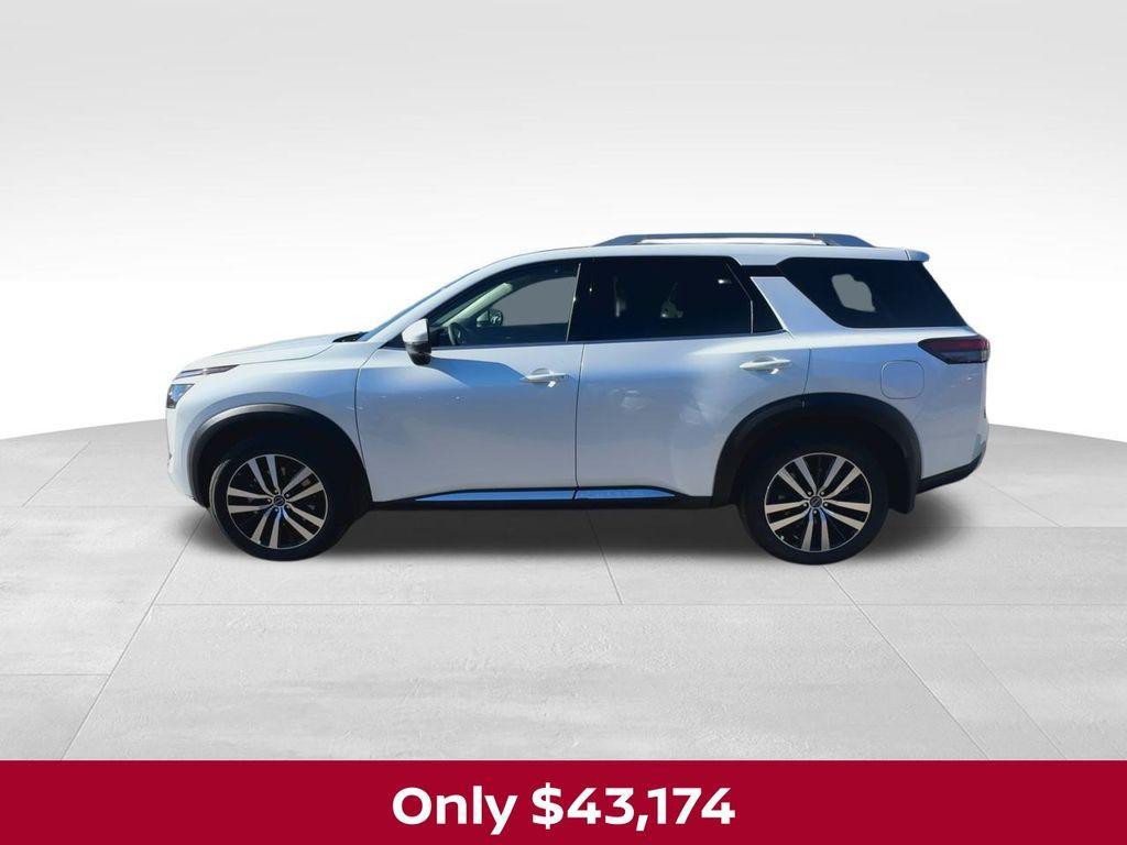new 2025 Nissan Pathfinder car, priced at $43,174