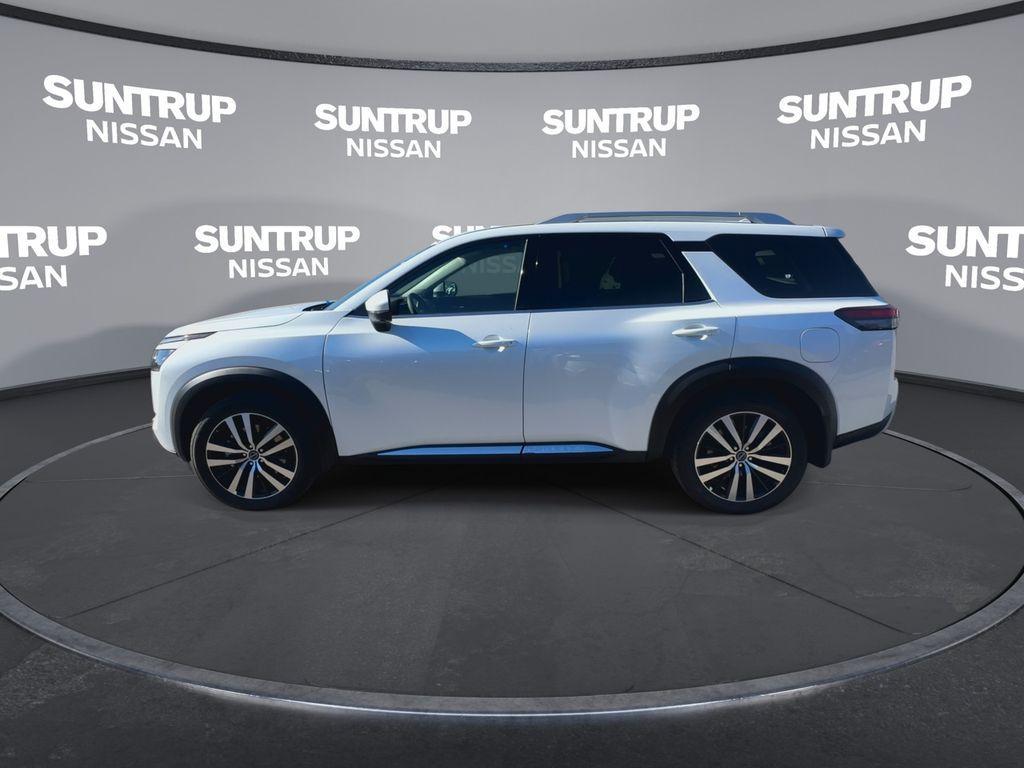 new 2025 Nissan Pathfinder car, priced at $45,174
