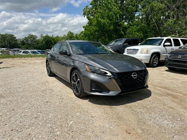 new 2025 Nissan Altima car, priced at $29,262