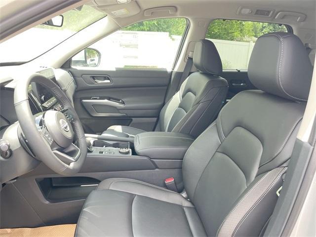 new 2025 Nissan Pathfinder car, priced at $39,817