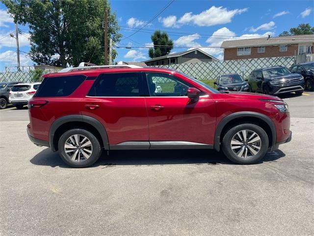 new 2024 Nissan Pathfinder car, priced at $40,419