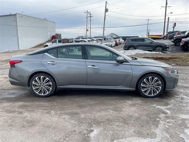 used 2023 Nissan Altima car, priced at $22,425