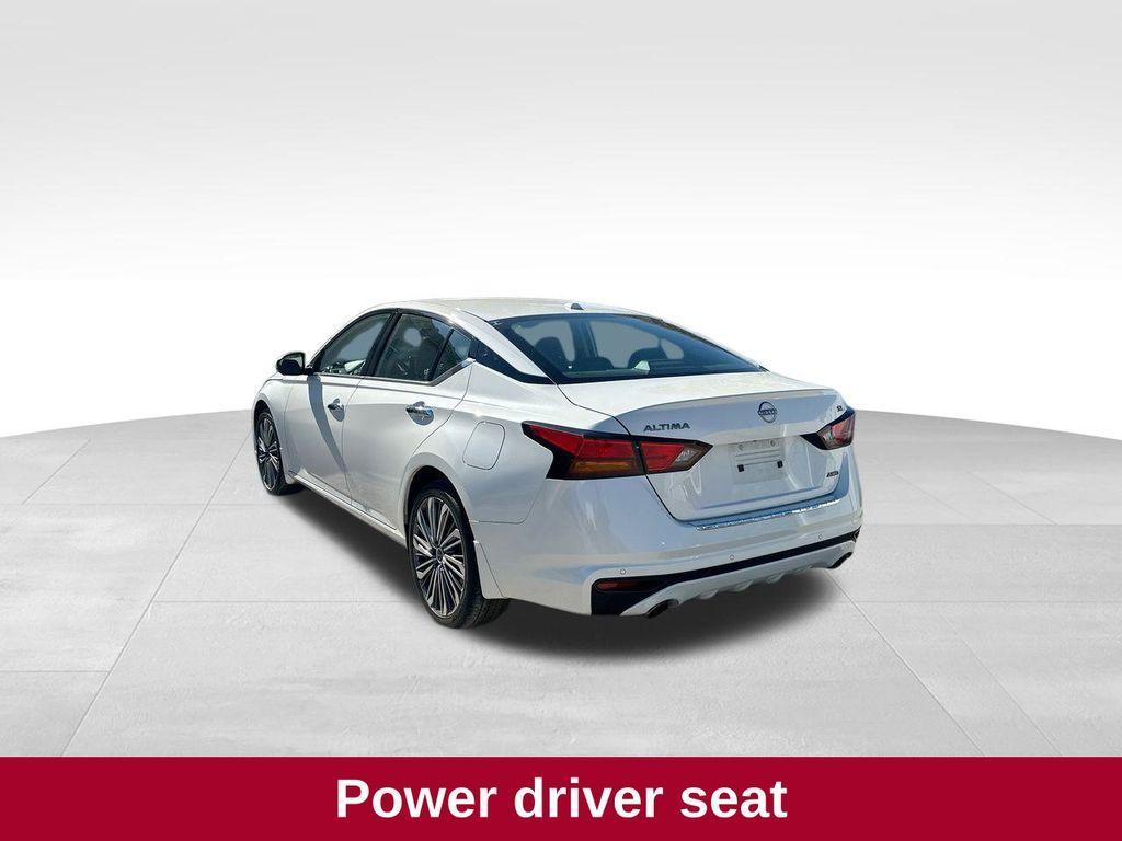 used 2023 Nissan Altima car, priced at $26,555