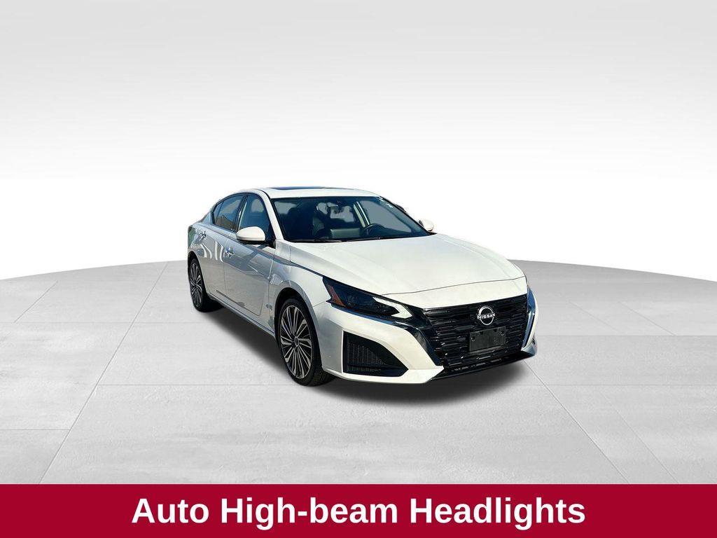 used 2023 Nissan Altima car, priced at $26,555