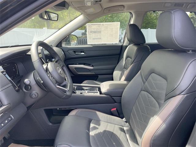 new 2025 Nissan Pathfinder car, priced at $45,154