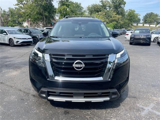 new 2025 Nissan Pathfinder car, priced at $45,154