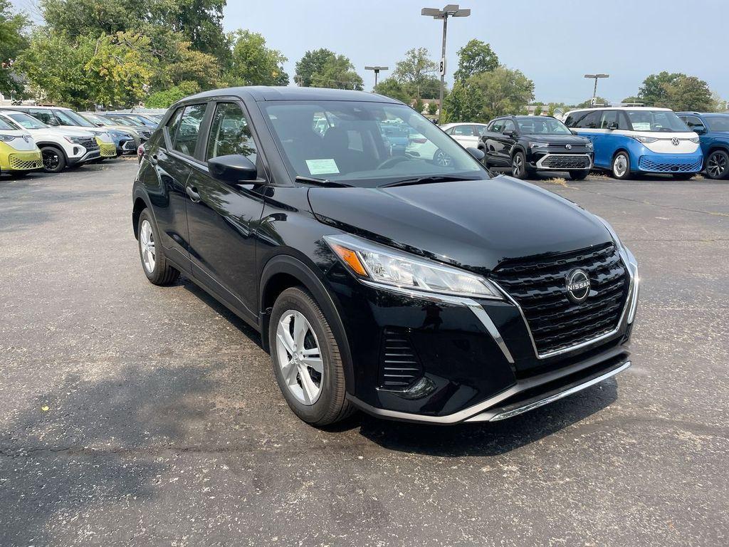 new 2025 Nissan Kicks Play car, priced at $21,647