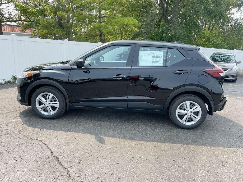 new 2025 Nissan Kicks Play car, priced at $21,647