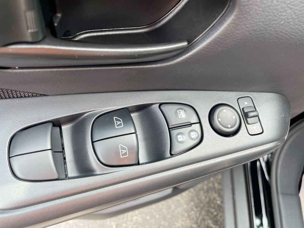 new 2025 Nissan Kicks Play car, priced at $21,647